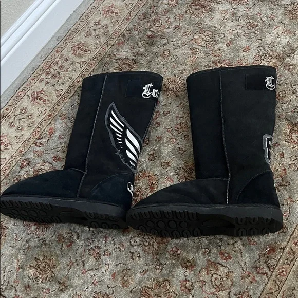 TYLIE MALIBU LOVE ANGEL WING BLACK SILVER TALL UGG LIKE  BOOTS SIZE 10 y2k USA - Picture 3 of 10